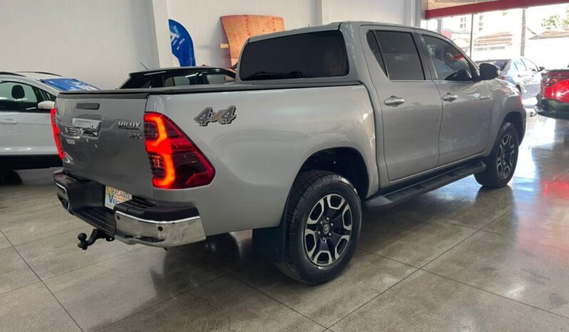 
								Toyota Hilux  2.8 full									