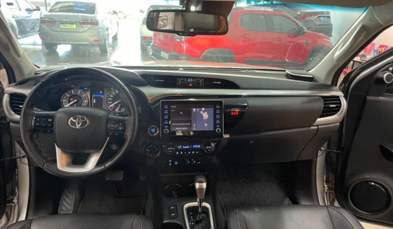 
								Toyota Hilux  2.8 full									