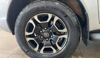 
									Toyota Hilux  2.8 full								