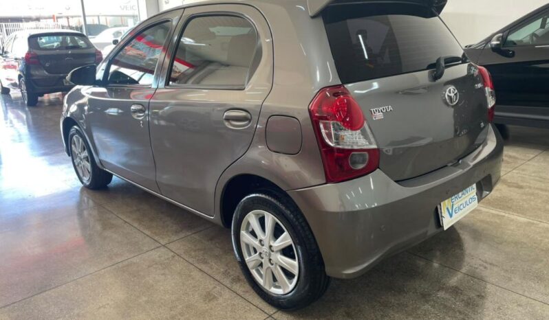 
								Toyota Etios  1.5 X Plus full									