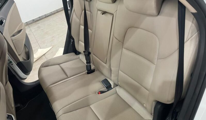 
								Hyundai Tucson  1.6 Turbo full									