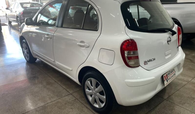
								Nissan March  1.0 full									