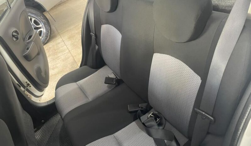 
								Nissan March  1.0 full									