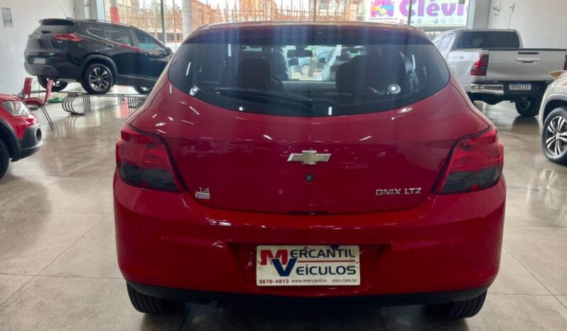 
								Chevrolet Onix  1.4 full									