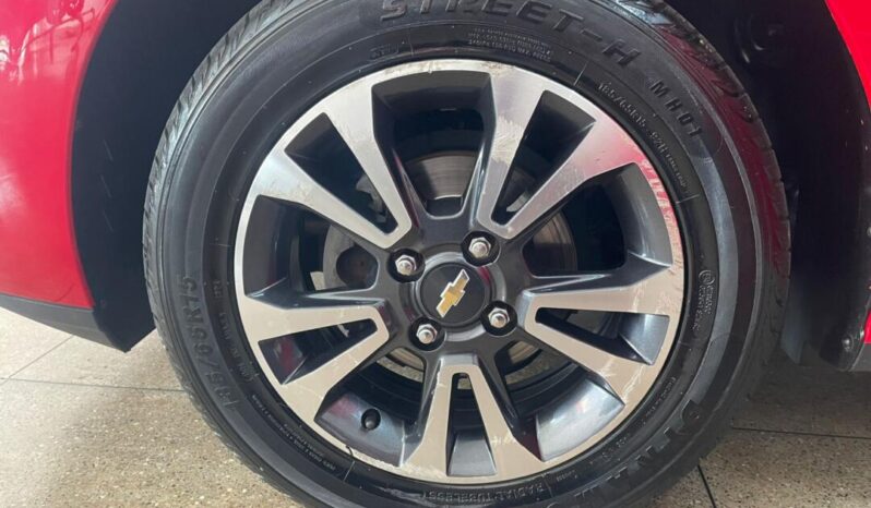 
								Chevrolet Onix  1.4 full									