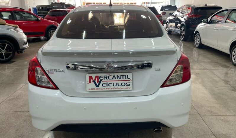 
								Nissan Versa  1.6 Unique full									