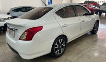 
									Nissan Versa  1.6 Unique full								