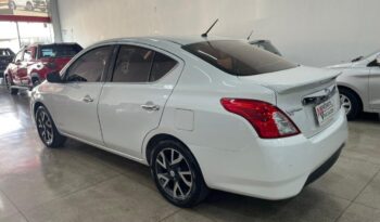 
									Nissan Versa  1.6 Unique full								