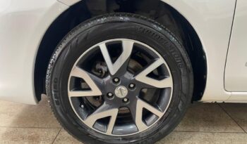 
									Nissan Versa  1.6 Unique full								