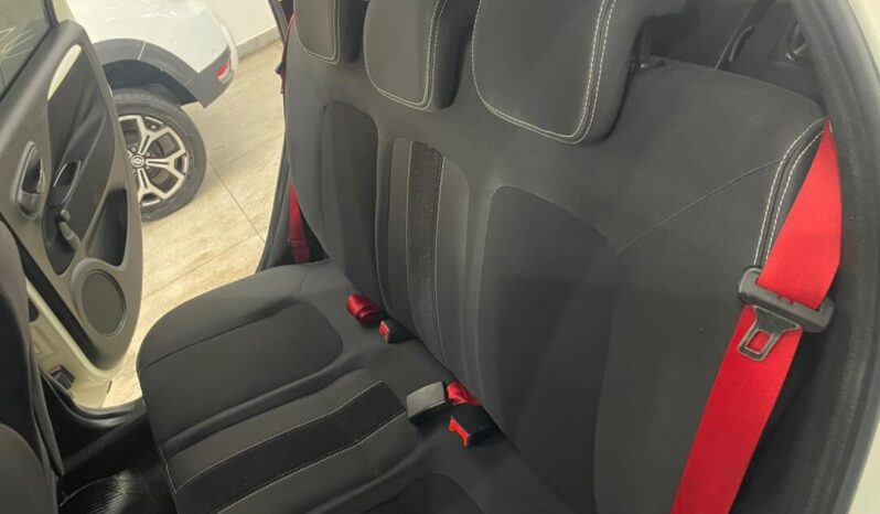 
								Fiat Punto  1.8 Sporting full									
